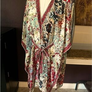 Flowy multi-colored Toloni kimono top